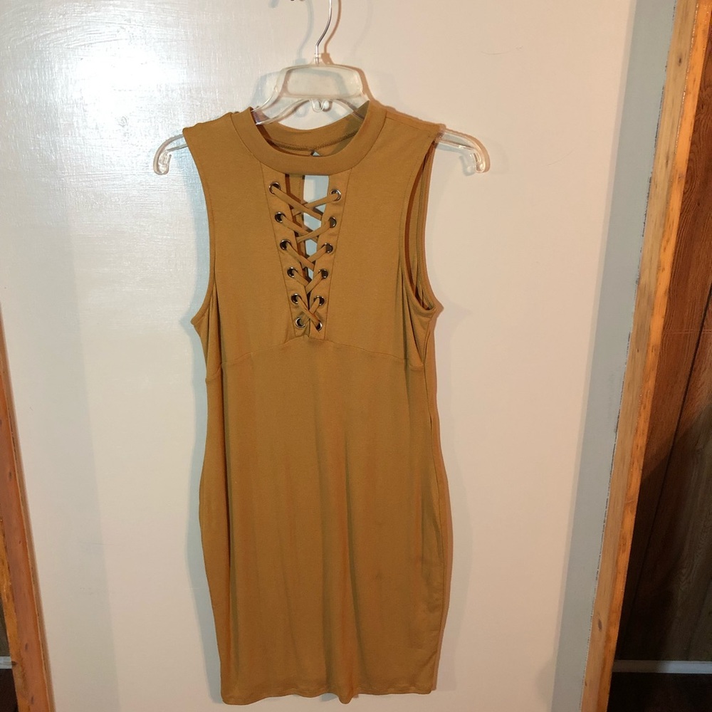 Iris brand slimming fit dress